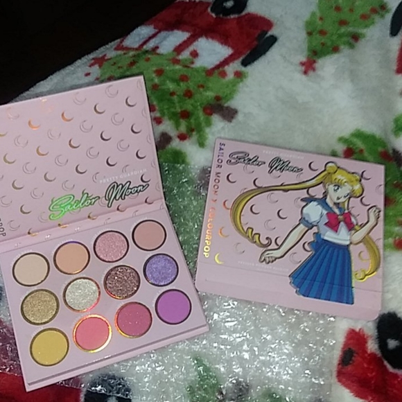Sailor moon X Colorpop eye palet - Picture 2 of 6